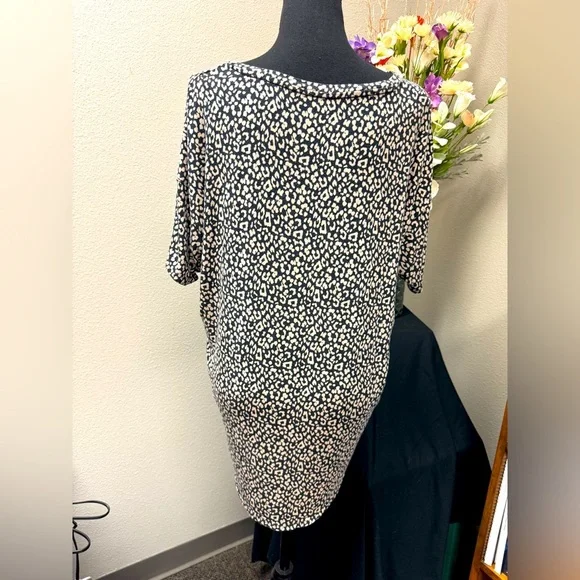 American Eagle Outfitters Black/Beige chic Relaxed Fit Top size Medium - Picture 4 of 8